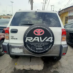 Toyota RAV4 2004 White