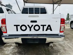 Toyota Hilux 3.0 D-4D 4x4 2015 White