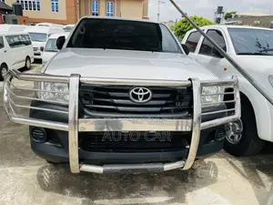 Toyota Hilux 3.0 D-4D 4x4 2015 White