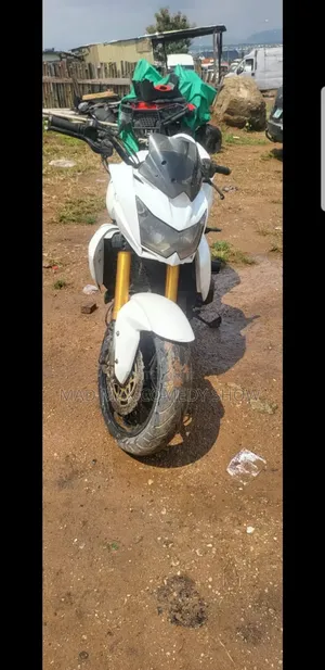 Kawasaki Z750 2006 White