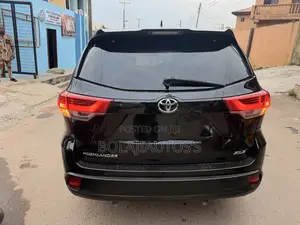 Toyota Highlander XLE 4x4 V6 (3.5L 6cyl 8A) 2017 Black