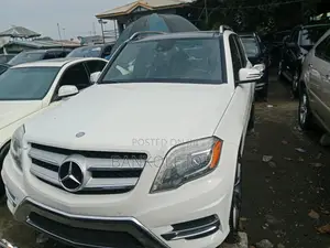 Mercedes-Benz GLK-Class Base GLK 350 4dr AWD 4MATIC (3.5L 6cyl 7A) 2015
