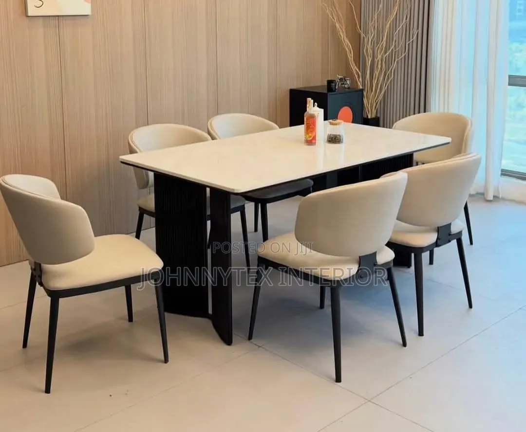 Off-White Table