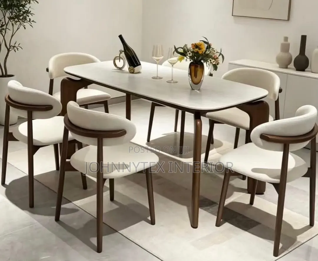 Off-White Table