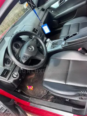 Mercedes-Benz C300 2008 Red