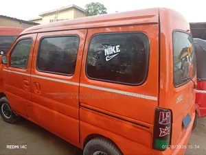 Suzuki APV Minibus 2011 Orange