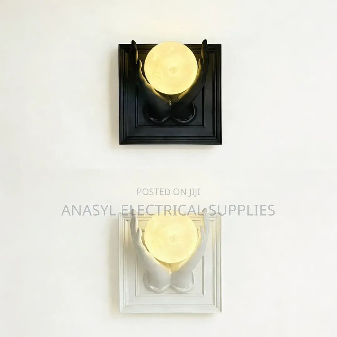 An Artistic Wall Lamp