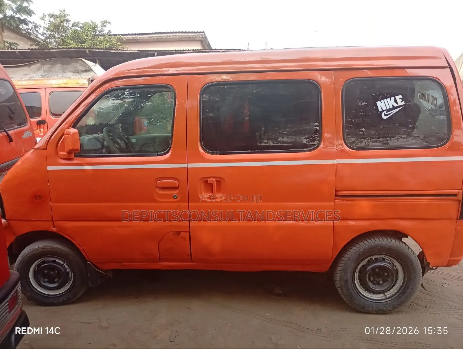 Suzuki APV Minibus 2011 Orange