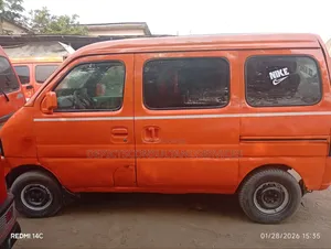 Suzuki APV Minibus 2011 Orange