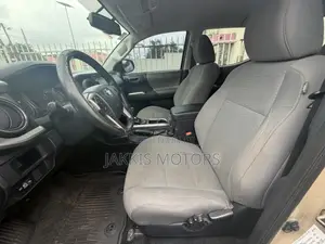 Toyota Tacoma 2017 Gold