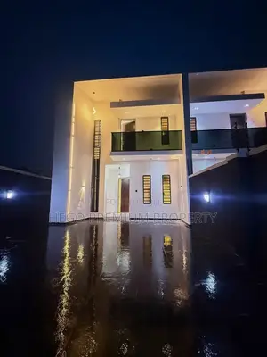 4bdrm Duplex in Woji Estate for sale