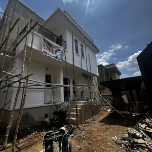 5bdrm Duplex in Gwarinpa for sale