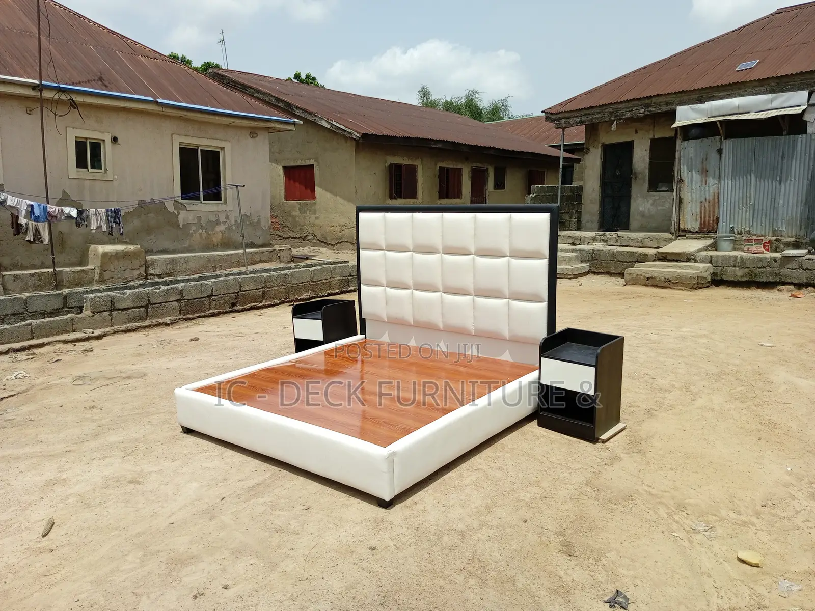 Bdf36 Cube Paddad 6x6ft Bed Frame