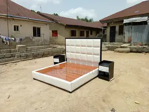 Bdf36 Cube Paddad 6x6ft Bed Frame