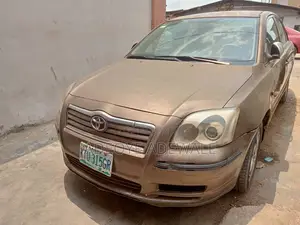 Toyota Avensis 1.8 Executive 2005 Brown