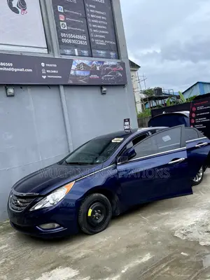 Hyundai Sonata SE 2.0T Sedan FWD (2.0L 4cyl 6A) 2013 Blue