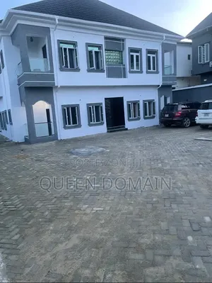 2bdrm Block of Flats in Peninsula Estate for rent