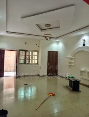 3bdrm Block of Flats in Paradise Estate for rent