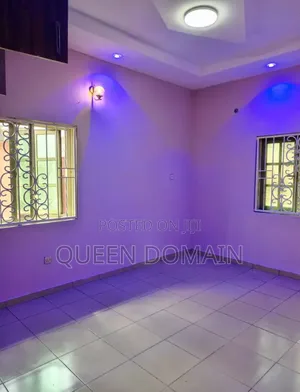 3bdrm Block of Flats in Paradise Estate for rent