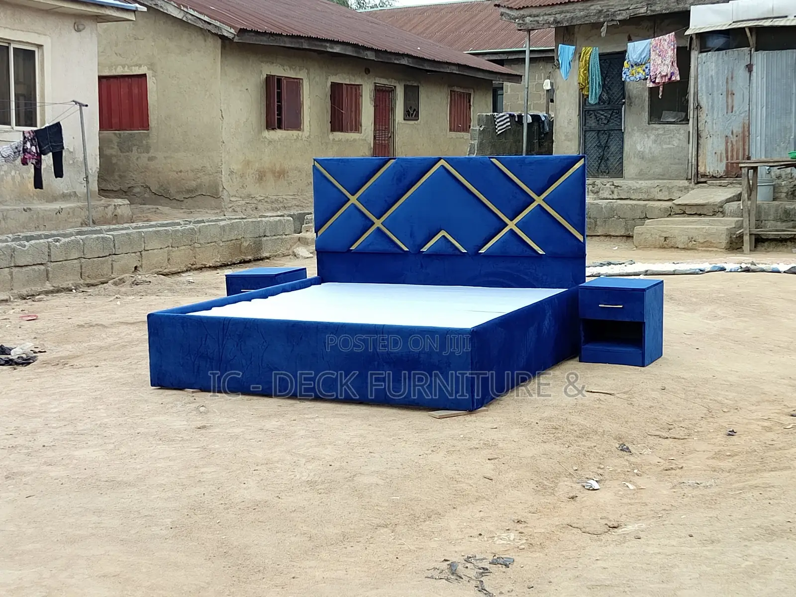 BDF40 G Bar 6x6ft Upholstered Bed Frame