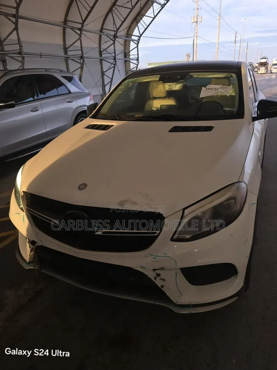 Mercedes-Benz GLE-Class 2016 Off white