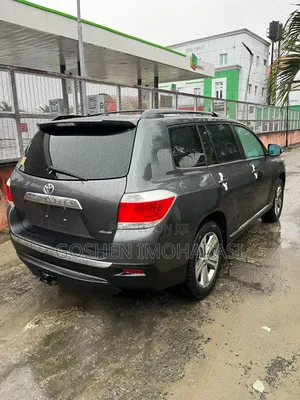 Toyota Highlander Limited 2011 Gray