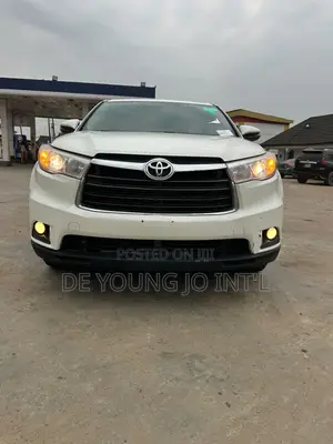 Toyota Highlander LE V6 4x4 (3.5L 6cyl 6A) 2016 White