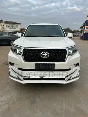 Toyota Land Cruiser Prado 2023 White
