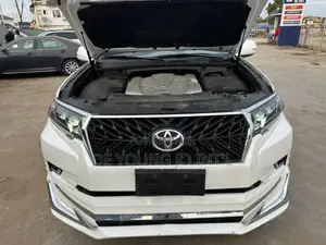 Toyota Land Cruiser Prado 2023 White