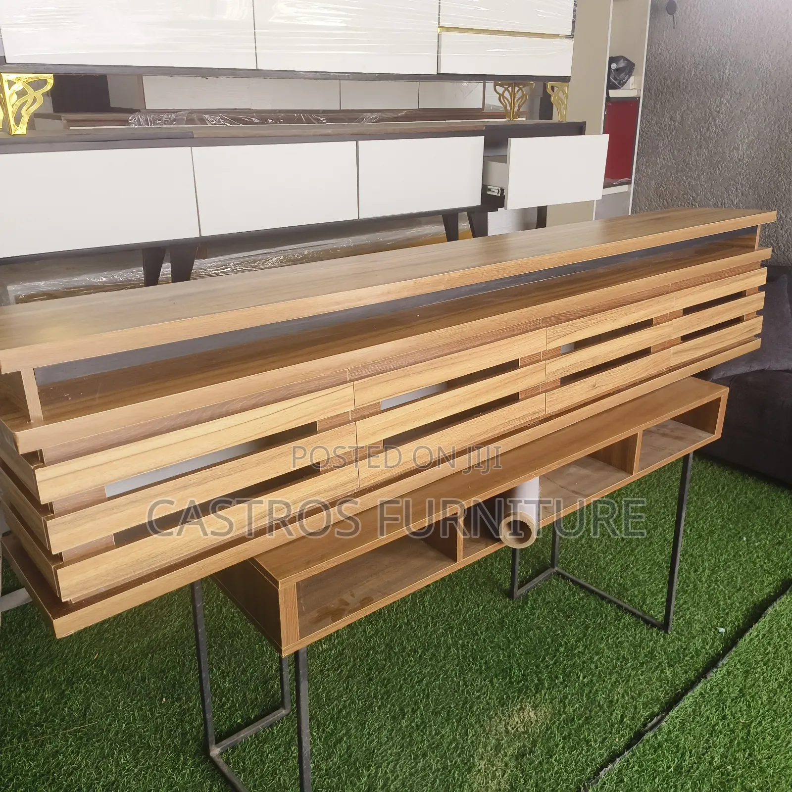 TV Console . Smart TV Console