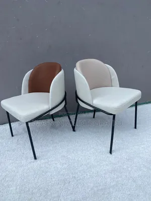 Modern Luxury Accent Chair – Elegant Upholstered Dining Chair