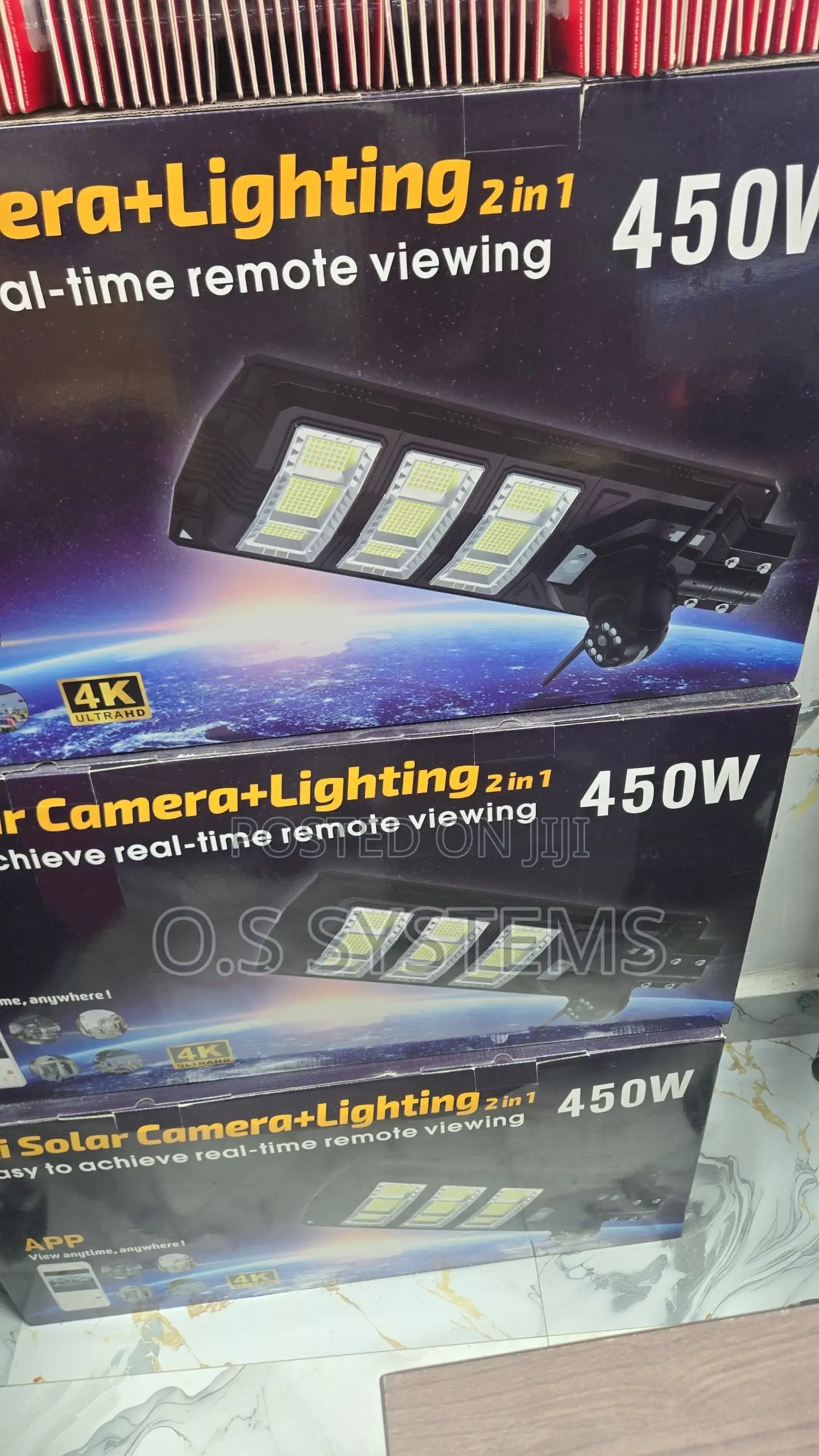 Solar Camera + Floodlight 2-in-1 Product.