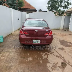 Toyota Avalon 2010 Red