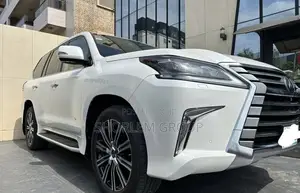 Lexus LX 2017 White