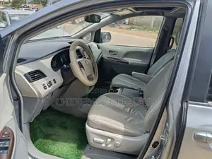 Toyota Sienna 2012 Gray