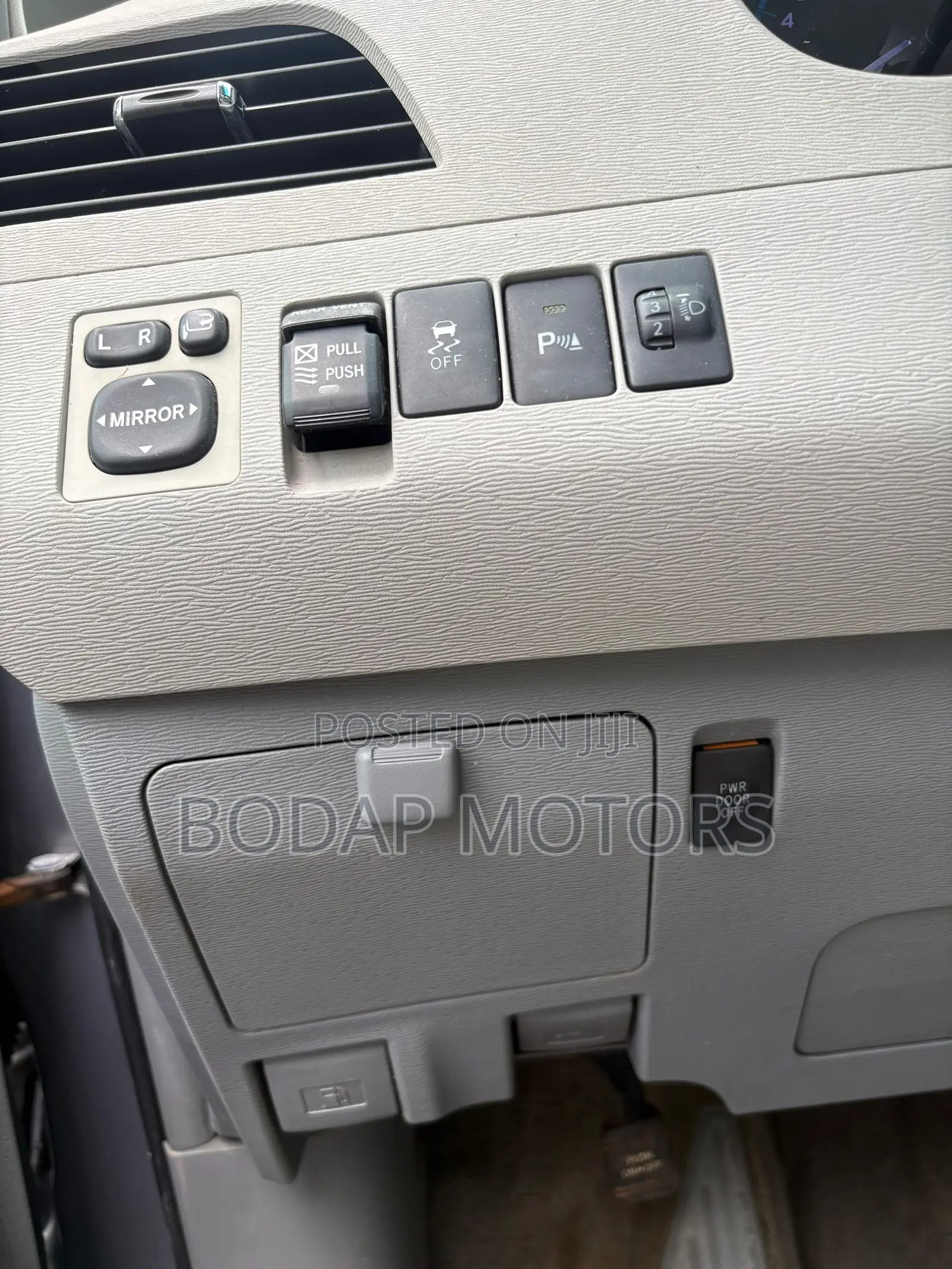 Toyota Sienna 2012 Silver