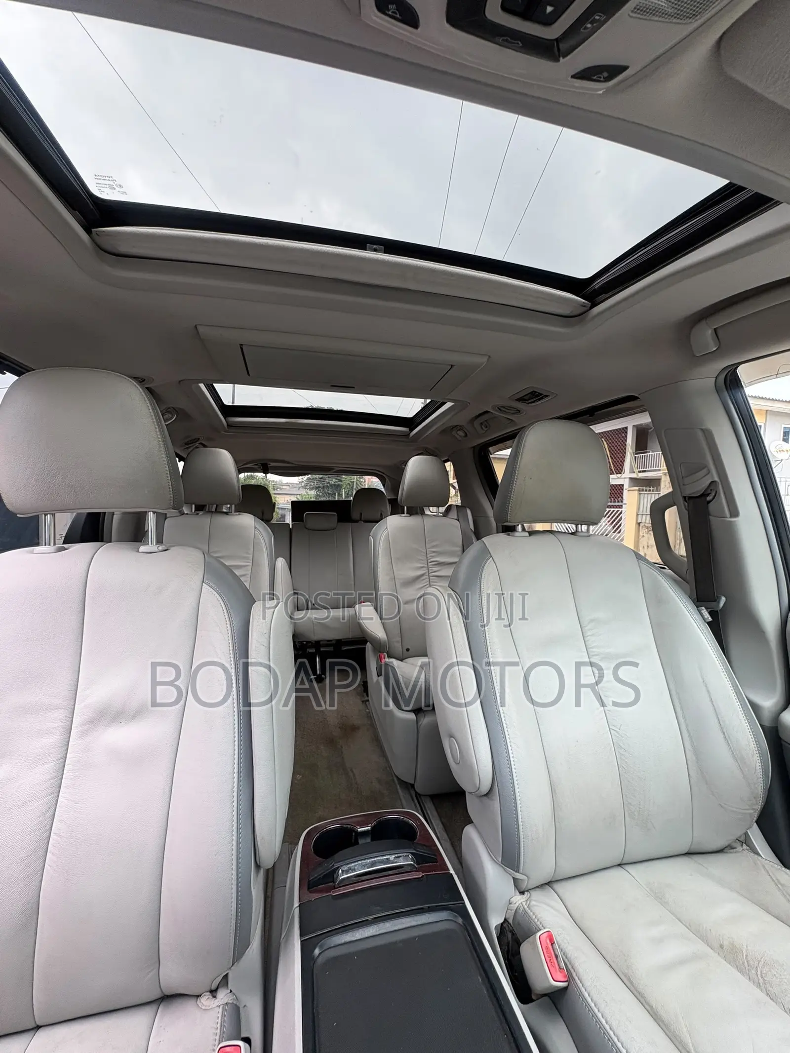 Toyota Sienna 2012 Silver