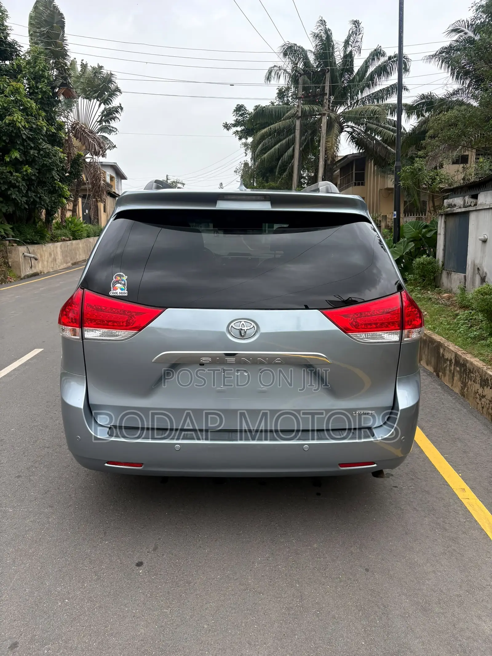 Toyota Sienna 2012 Silver