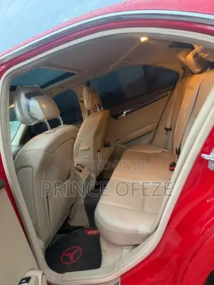 Mercedes-Benz C300 2011 Red