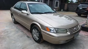 Toyota Camry Automatic 1999 Gold