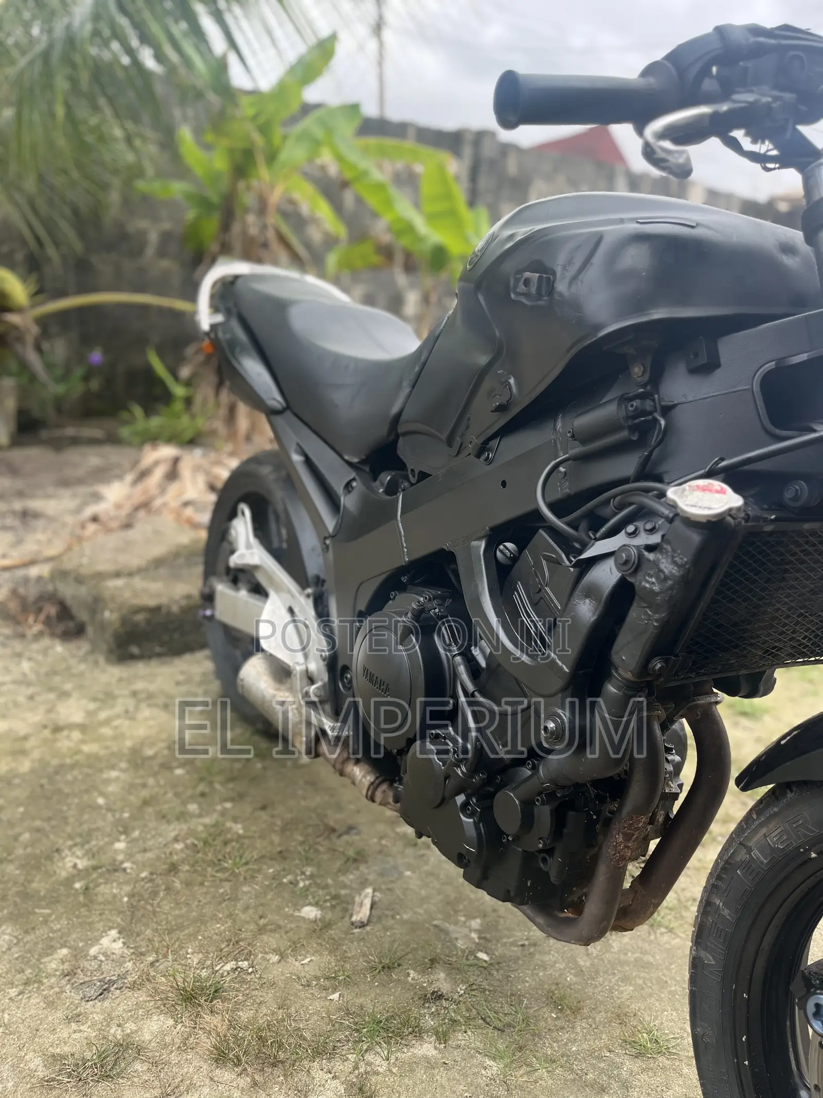 Yamaha 2010 Black