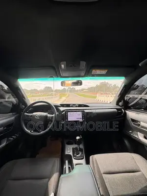 New Toyota Hilux 2026 Black
