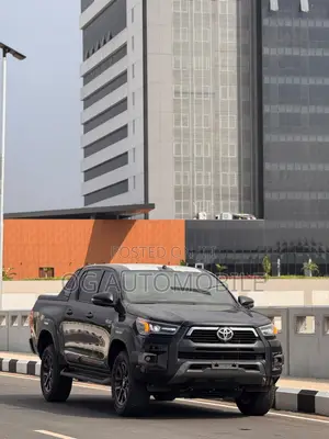 New Toyota Hilux 2026 Black