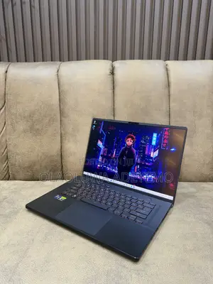 Laptop Asus ROG Zephyrus M16 32GB Intel Core i9 SSD 2T