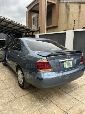 Toyota Camry XLE V6 4dr Sedan (3.0L 6cyl 5A) 2004 Blue