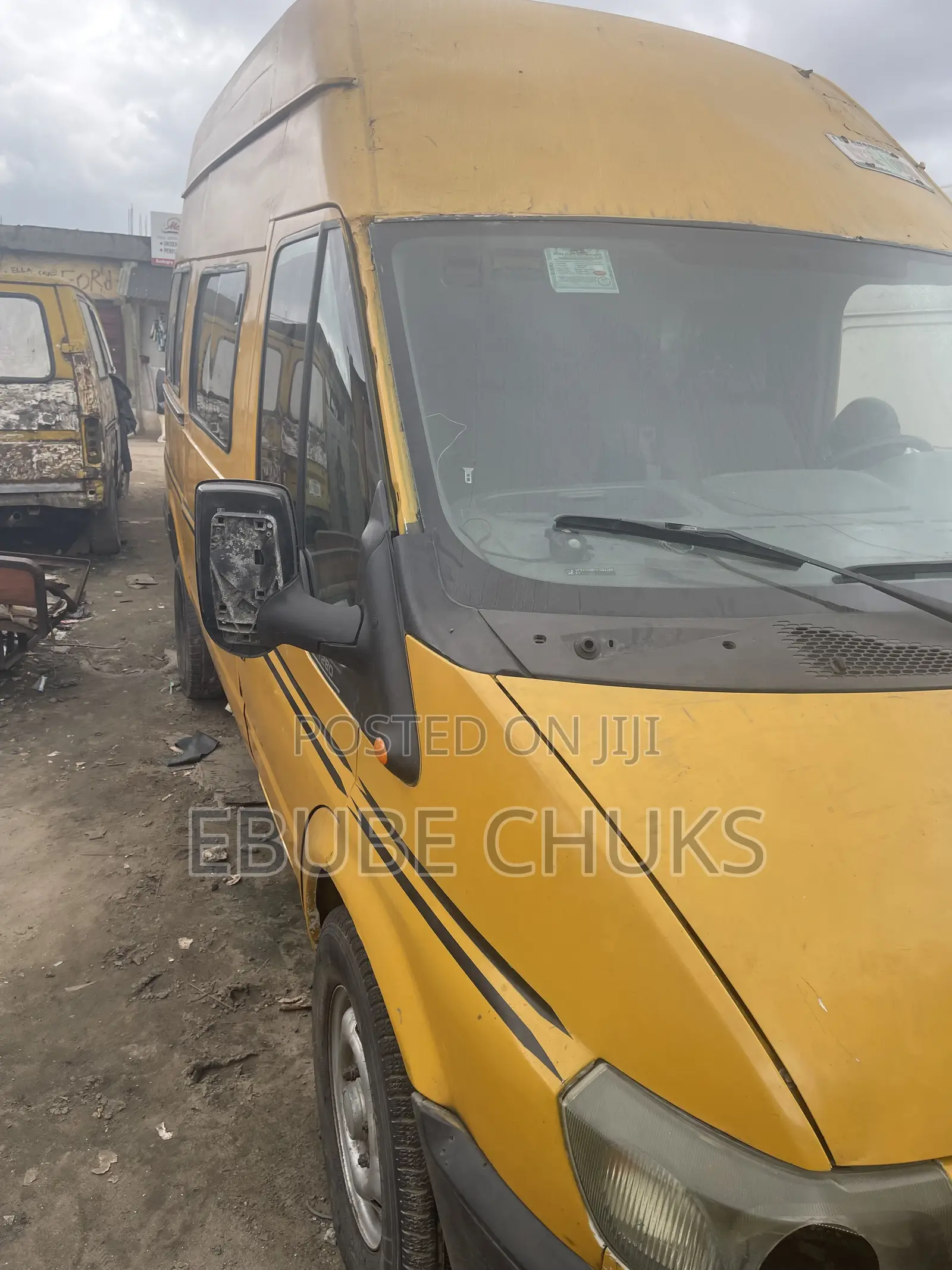 Ford Transit 2002 Yellow