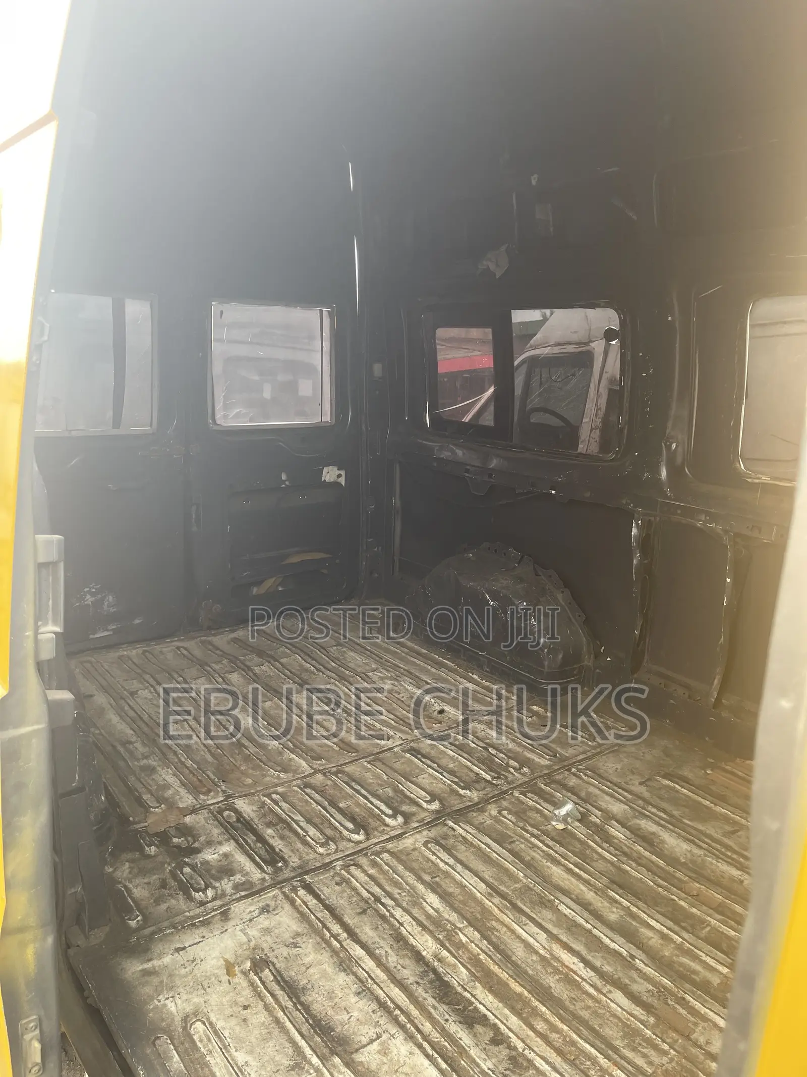 Ford Transit 2002 Yellow