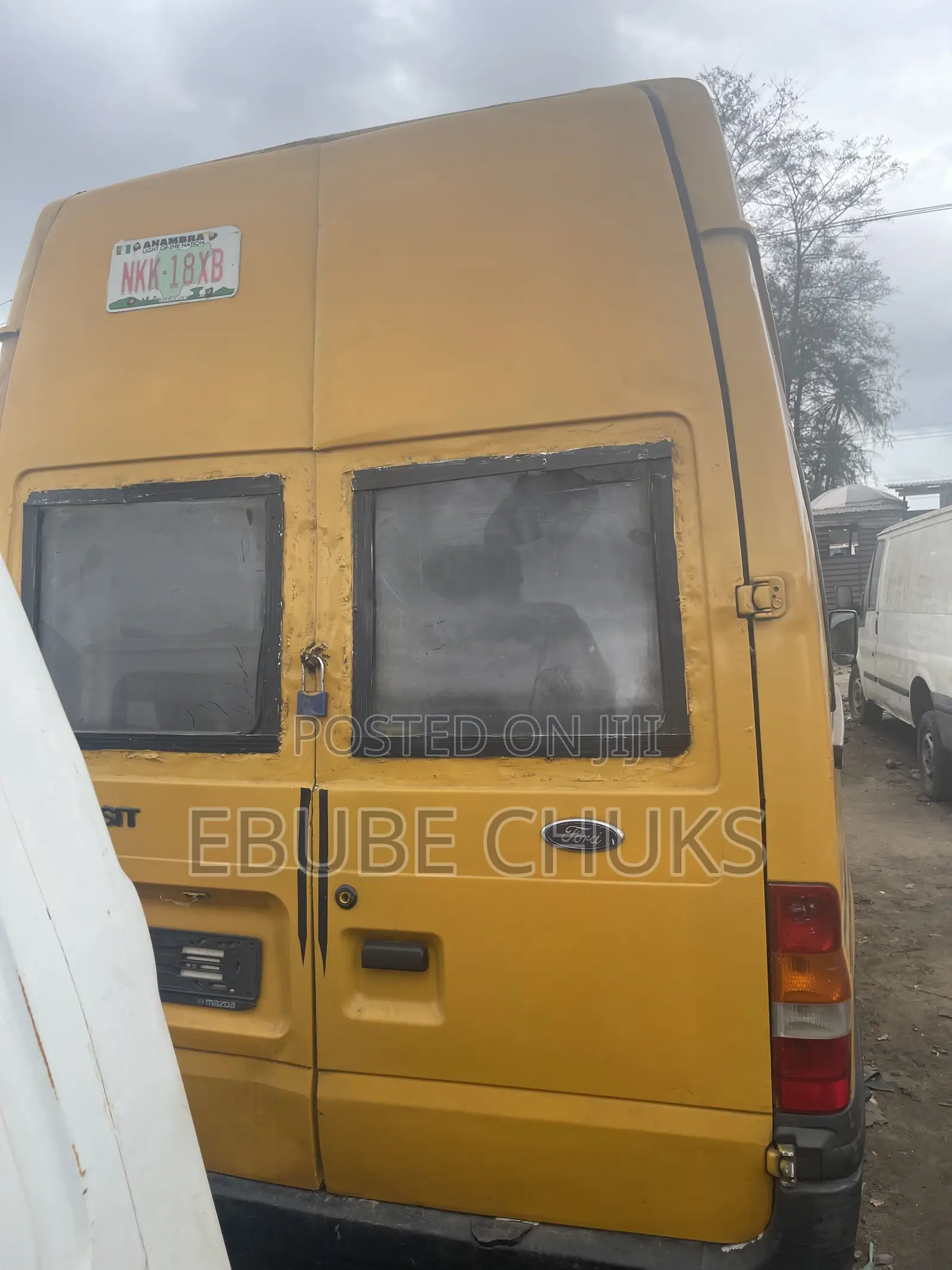 Ford Transit 2002 Yellow