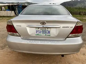 Toyota Camry 2005 Silver