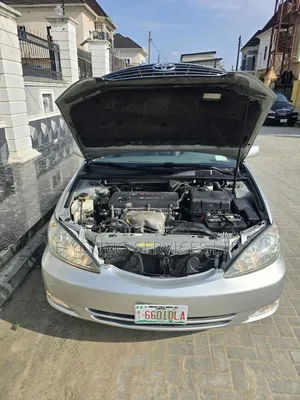 Toyota Camry 2005 Silver